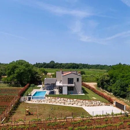Holiday home Perlin Farini